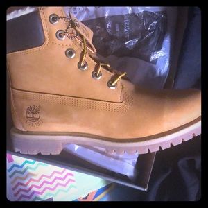 Women’s timberland boot wheat